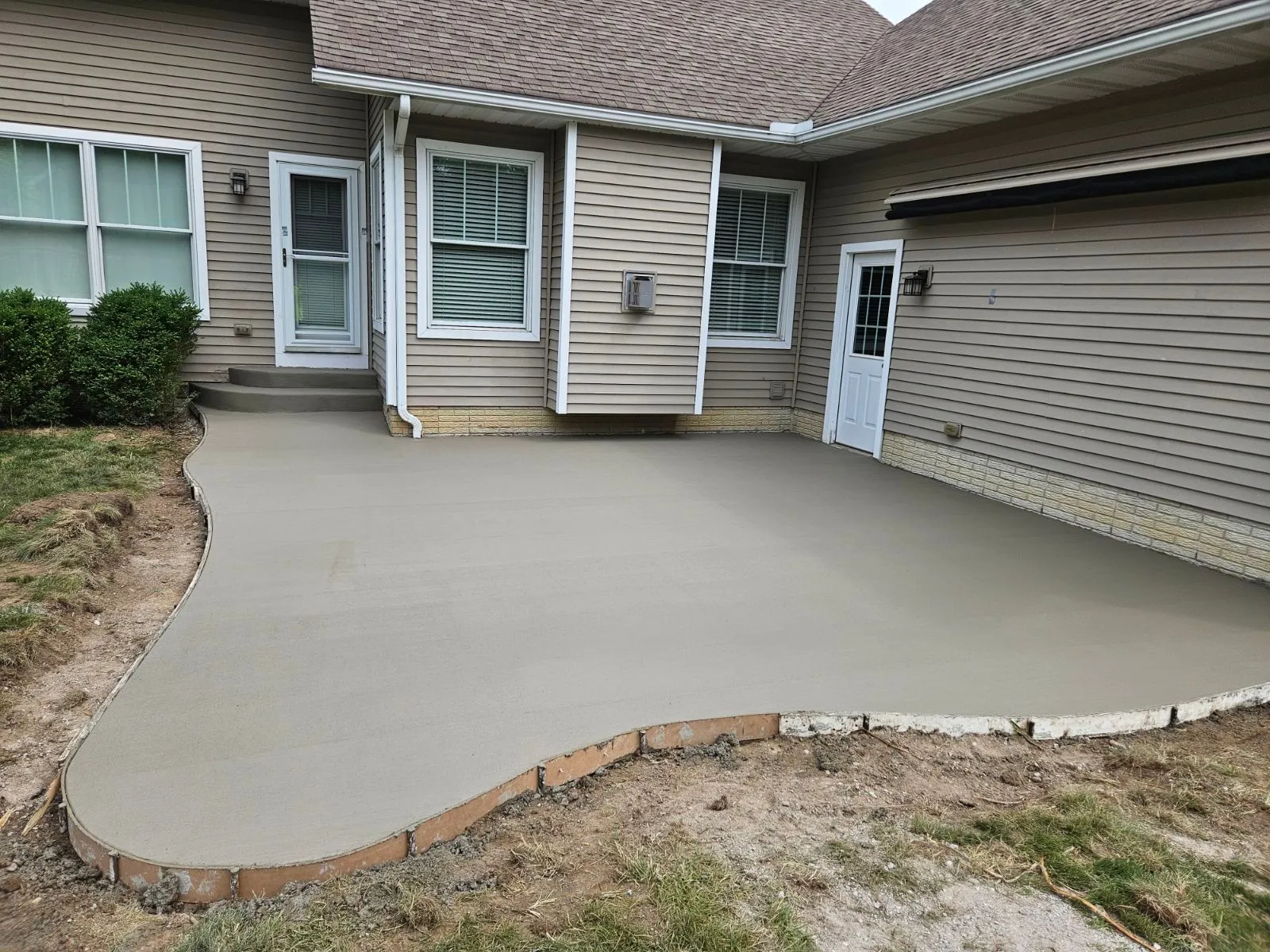 patio poured concrete patio